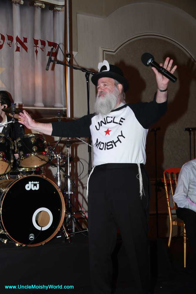 Bein Ish Purim concert with Uncle Moishy in 2018.