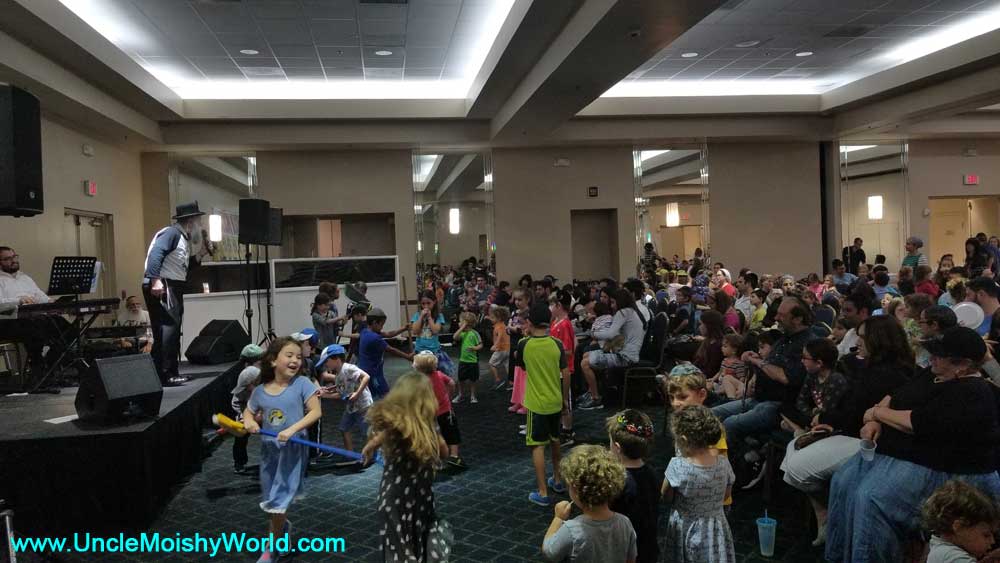 Uncle Moishy Performs in Boca Raton