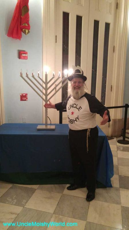 Uncle Moishy at Brooklyn City Hall Channukah.