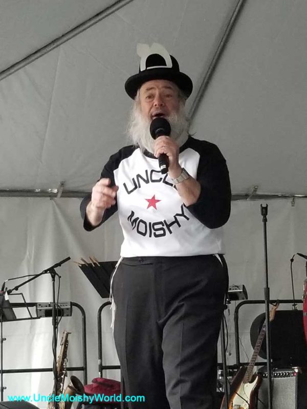 The Original Uncle Moishy Performing on Stage.