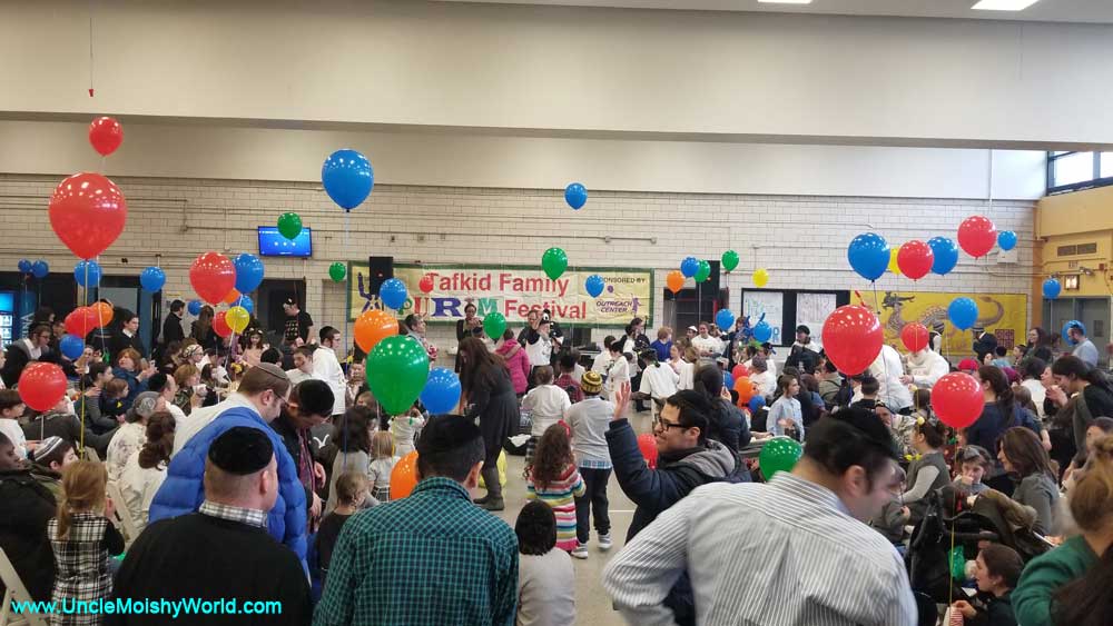 A moment during the Tafkid Family Purim Festival