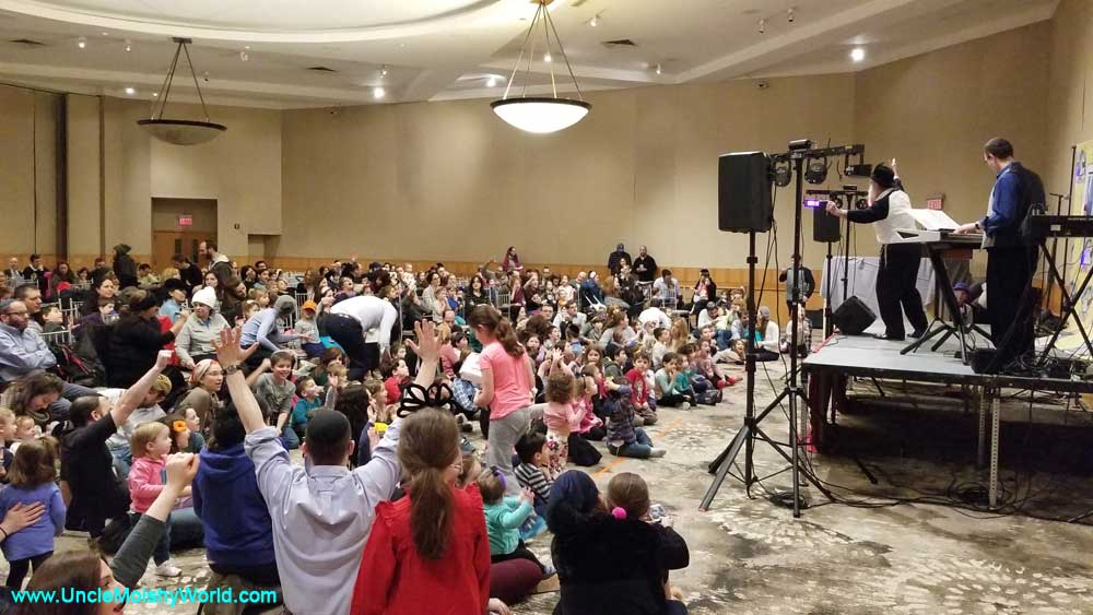 Excited Jewish children during Uncle Moishy's "Welcome Album Tour" concert.