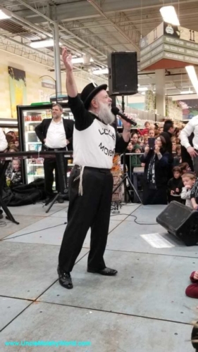 Uncle Moishy performing his popular Jewish children's music at the Gourmet Glatt in Lakewood.